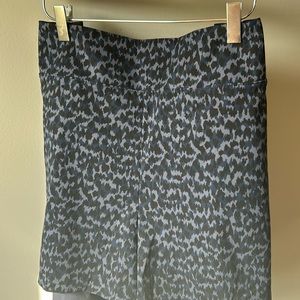NWT women’s Athleta Brooklyn Printed shorts